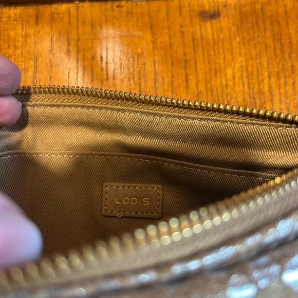 Lodis Tan & Silver Cheetah Print Wallet Convertible Crossbody Bag Like New!! - Picture 7 of 10